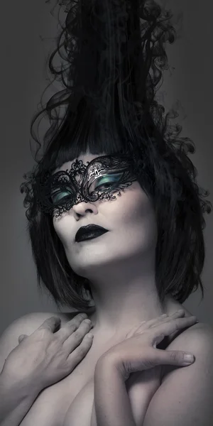 Maskesi, güzellik kavramı, pürüzsüz bir cilt güzel esmer kadın — Stok fotoğraf