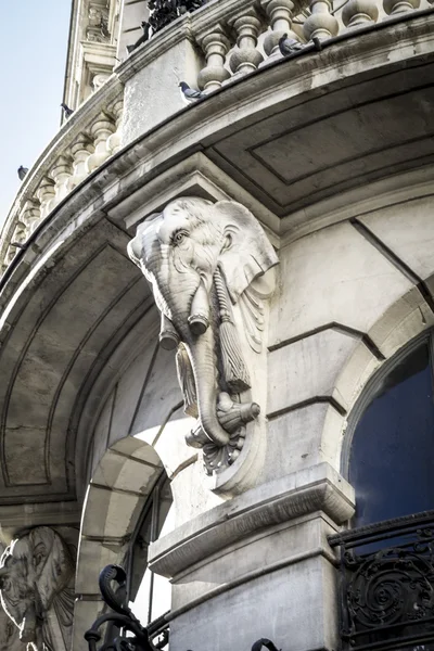 Elephant, gargoyles, Image of the city of Madrid — Stock Photo, Image