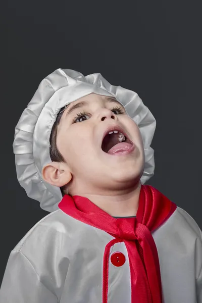 Niño pequeño preparando comida saludable —  Fotos de Stock