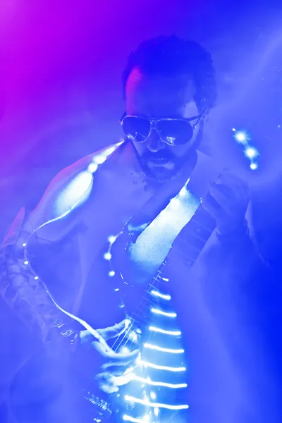 Man playing on electro guitar — Stock Photo, Image