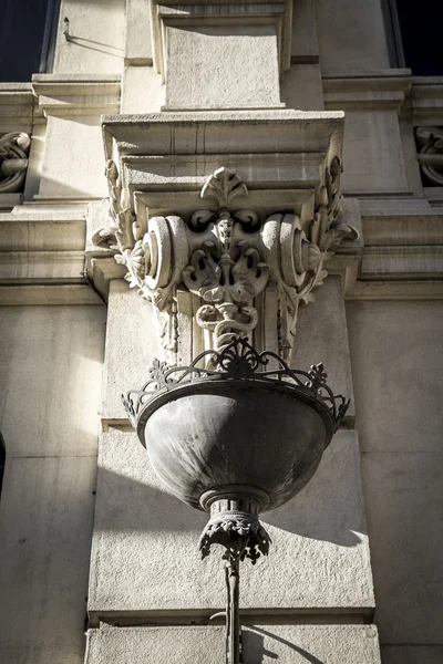 Gargoyles, Imagem da cidade de Madrid, Espanha — Fotografia de Stock