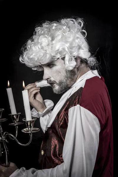 Nineteenth, gentleman rococo era wig, chandelier with candles — Stock Photo, Image