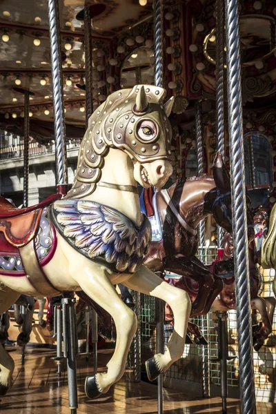 Carrousel paarden in madrid, Spanje — Stockfoto