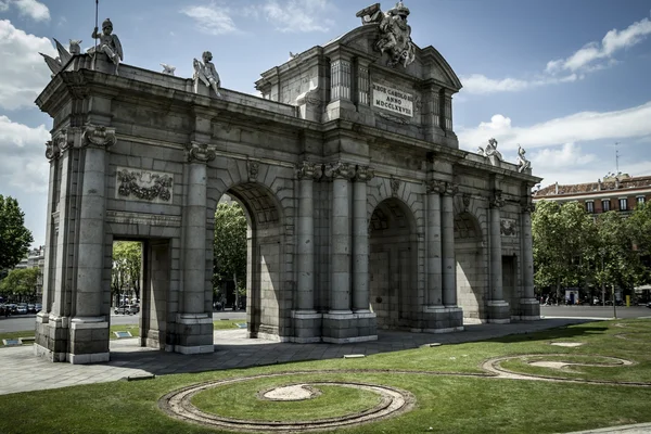 Monumento à Puerta de Alcala — Fotografia de Stock