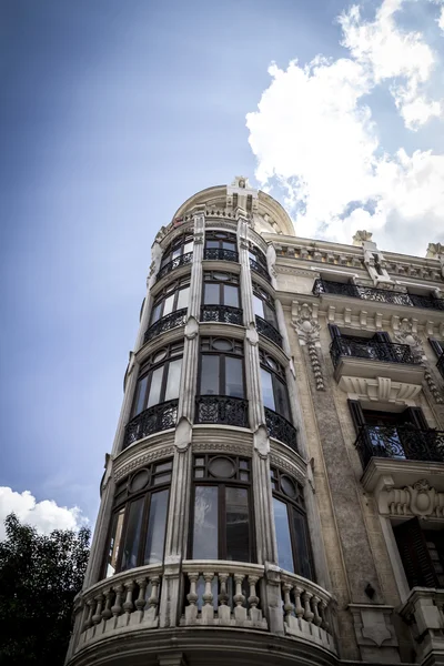 Bank in madrid, Spanje — Stockfoto