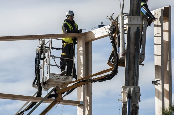 Men working on a building in Madrid — Stock Photo, Image