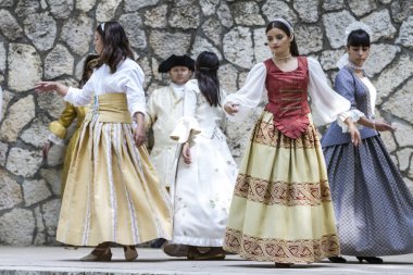 İspanyol klasik ve popüler dans