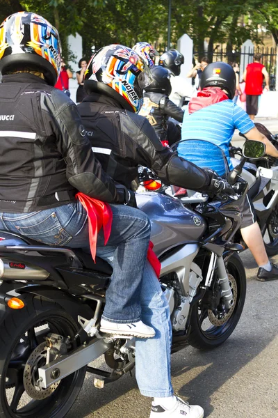 Motorbike's chromed engine. Bikes in a street — Stock Photo, Image