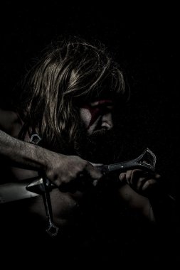 savaşçı ile büyük kılıç