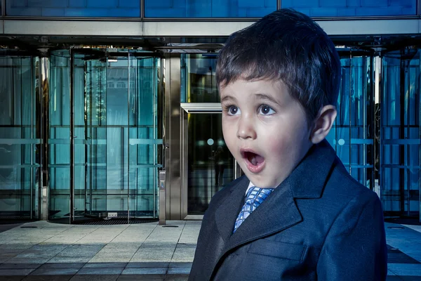 Dziecko ubrane biznesmen komplet — Zdjęcie stockowe