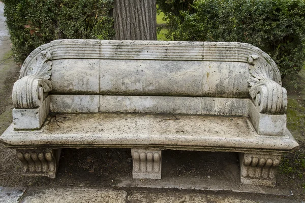 Ornamentale Brunnen des Palastes von aranjuez — Stockfoto