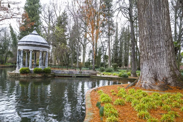 Sier fonteinen van het paleis van aranjuez — Stockfoto