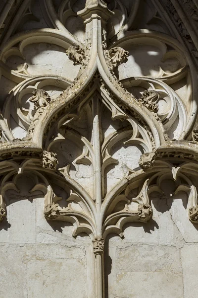 Sculptures on the facade of the Cathedral — Stock Photo, Image