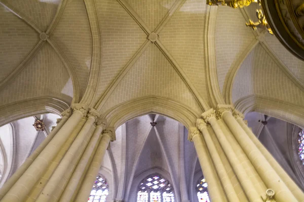 Im Inneren der Kathedrale von Toledo — Stockfoto