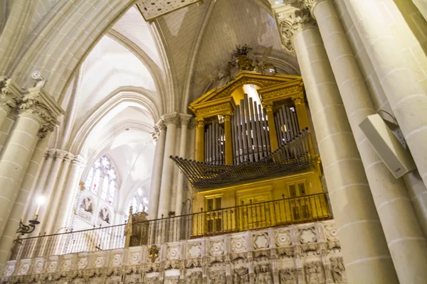 Dentro de la catedral de Toledo — Foto de Stock