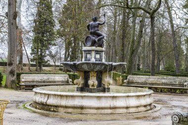 mitologiczny rzeźba z brązu.