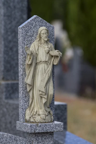 Kyrkogården detalj med sten skulptur — Stockfoto