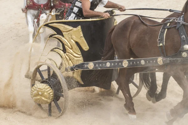 Roman chariot in a fight of gladiators — Stock Photo, Image