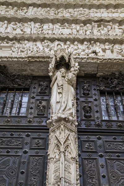 Entrada lateral da Catedral de Toledo — Fotografia de Stock