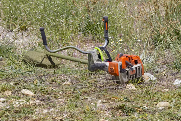 Brush cutter — Stock Photo, Image