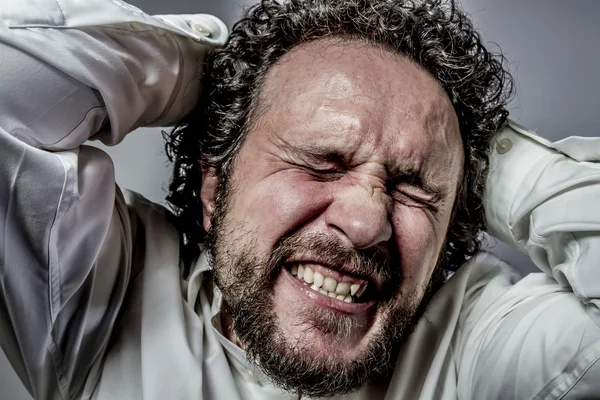 Man met intense expressie — Stockfoto