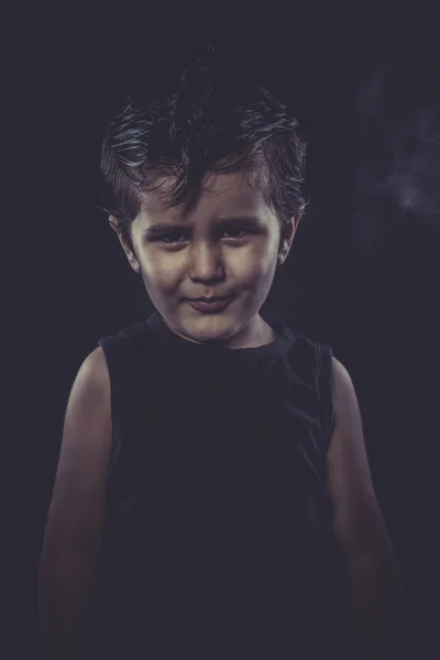 Ragazzo con i capelli sciolti-indietro — Foto Stock