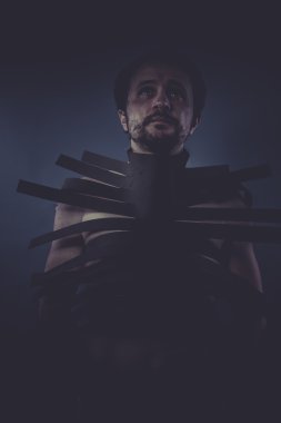 takım elbise siyah şeritler ile yapılan