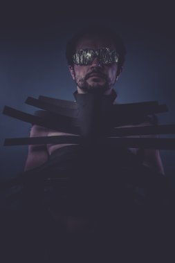 takım elbise siyah şeritler ile yapılan