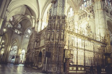 Kathedraal interieur, gotische stijl, Spaanse kerk