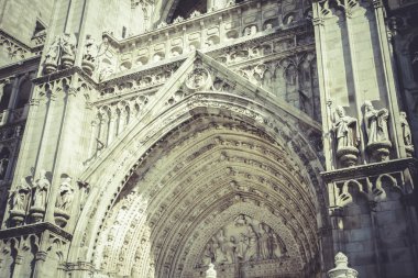 Toledo katedral cephe, İspanyol kilisesi