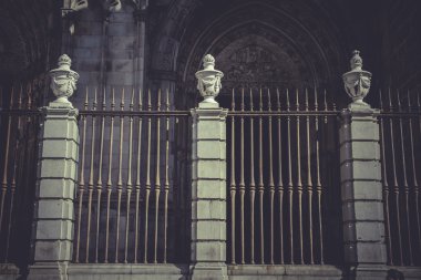 Toledo katedral cephe, İspanyol kilisesi