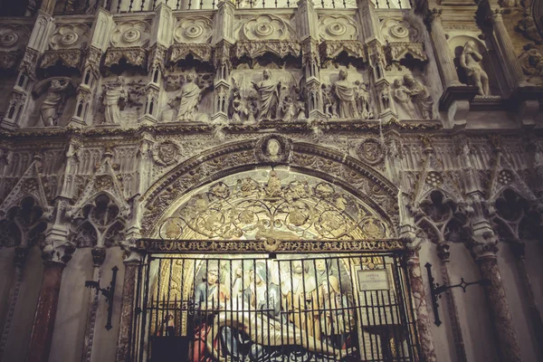 Innenausstattung der Kathedrale, gotischer Stil, spanische Kirche — Stockfoto