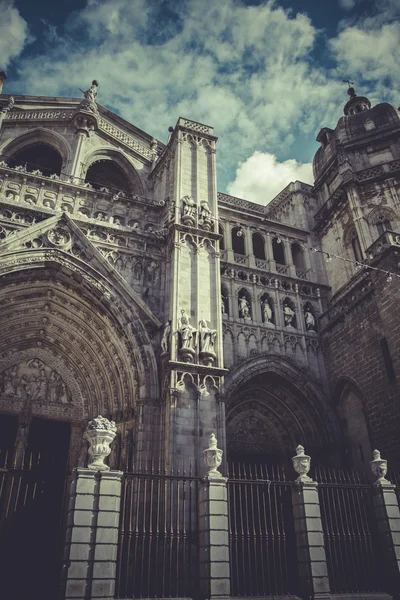 Catedral de Toledo fachada, igreja espanhola — Fotografia de Stock