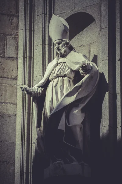 Sculptures on the facade of the Cathedral — Stock Photo, Image