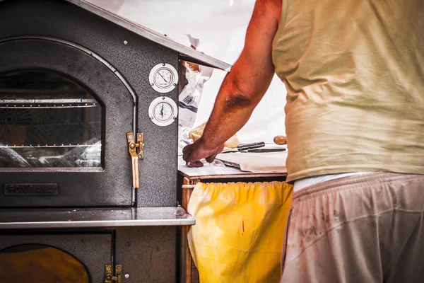 Artisan baker — Stockfoto