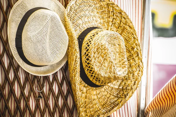 Cappelli di vimini fatti a mano — Foto Stock