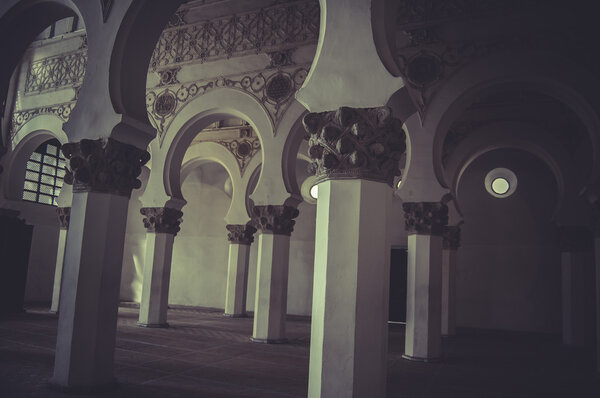 Древняя синагога в еврейском квартале
