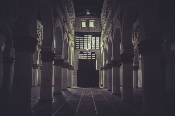 Древняя синагога в еврейском квартале
