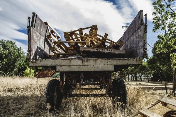 Trator agrícola velho — Fotografia de Stock