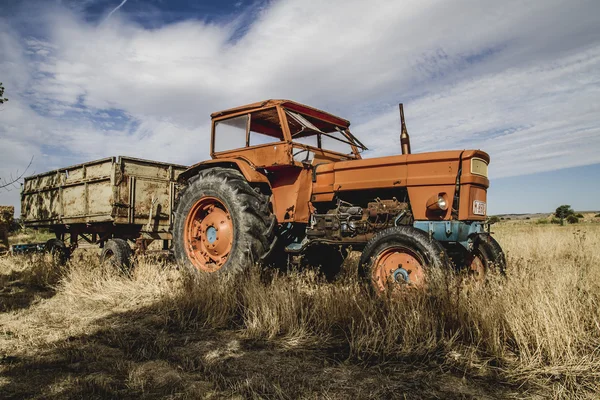 Antiguo tractor agrícola —  Fotos de Stock