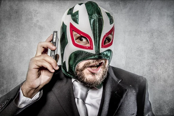 Man in Mexicaanse worstelaar masker — Stockfoto