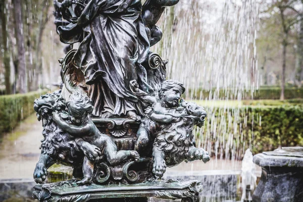 Zierbrunnen — Stockfoto