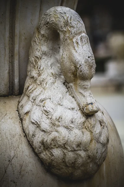 Декоративные фонтаны Дворца Аранхуэса — стоковое фото