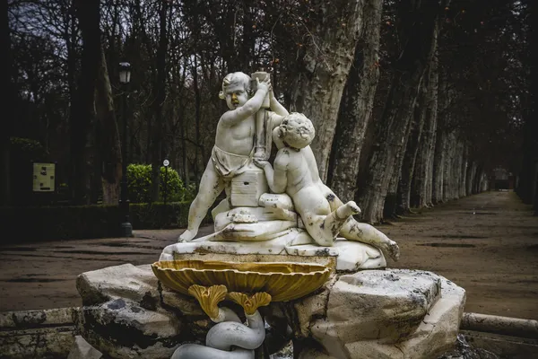 Ornamentale Brunnen des Palastes von aranjuez — Stockfoto