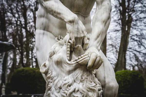 Ornamentale Brunnen des Palastes von aranjuez — Stockfoto