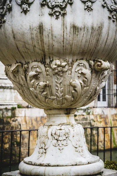 Ornamentale Brunnen des Palastes von aranjuez — Stockfoto