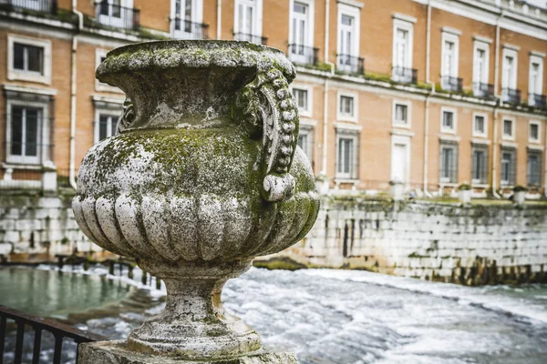 Ornamentale Brunnen des Palastes von aranjuez — Stockfoto