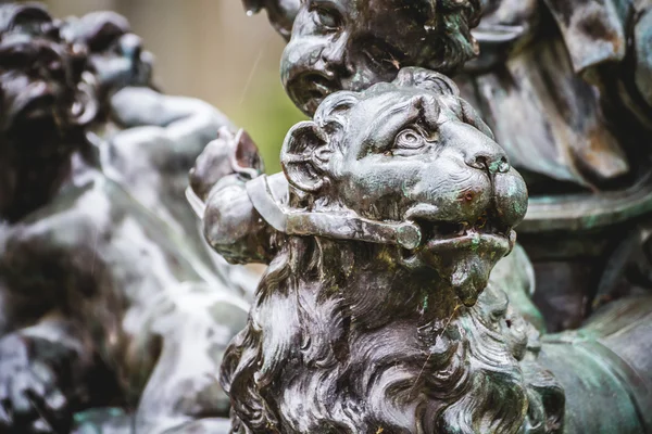 Okrasné fontány paláce aranjuez — Stock fotografie