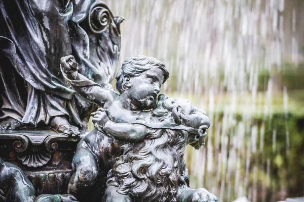 Sier fonteinen van het paleis van aranjuez — Stockfoto