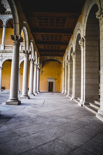 Toledo alcazar fästning — Stockfoto